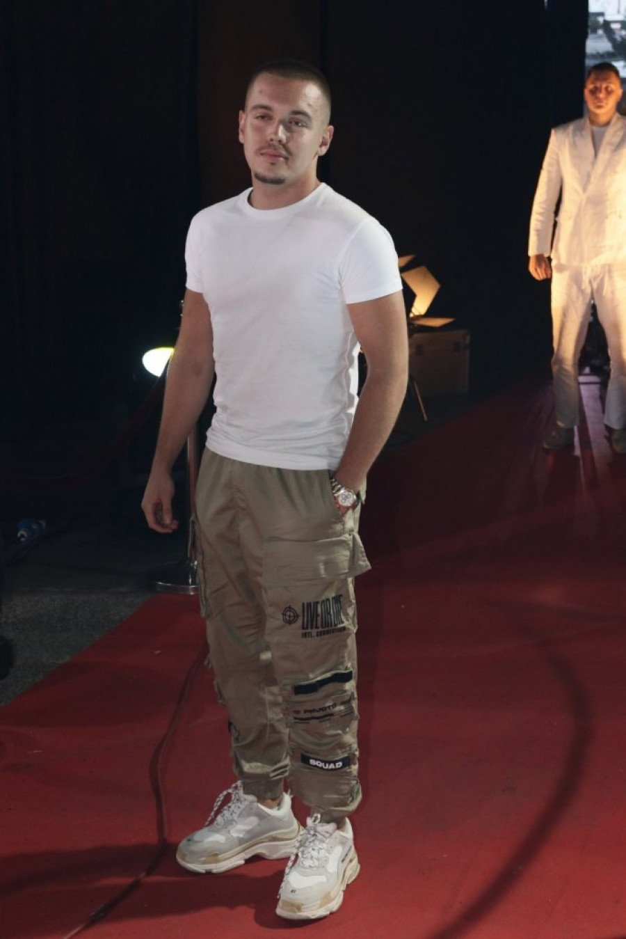 POŠTUJU KOSOVSKE OBIČAJE: Zadrugari iz naše južne pokrajine uneli TRADICIJU u "Elitu" (GALERIJA)