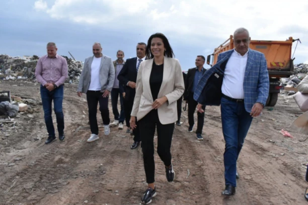 IRENA VUJOVIĆ U SUBOTICI OBIŠLA RADOVE NA SANACIJI DEPONIJE: Rešavamo problem građana star skoro pola veka (FOTO)