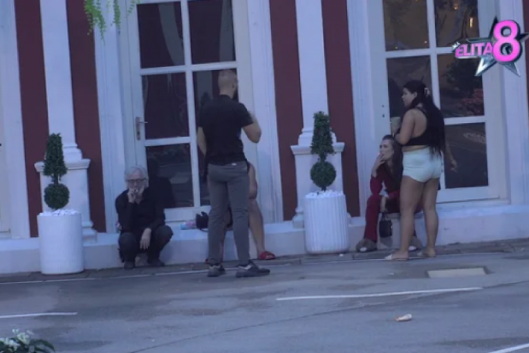 Monika se poverila Urošu