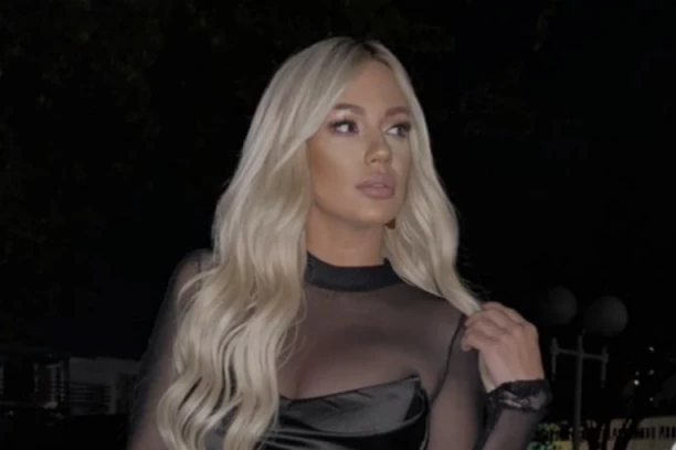 NEĆETE VEROVATI ŠTA ANA KOKIĆ RADI SA SVOJOM MACOM! Snimak zapalio INTERNET! (VIDEO)