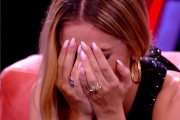 Tea Tairović plače u emisiji "Amidži šou" na Pinku