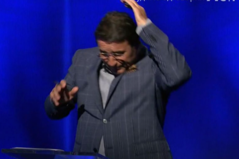 Jovana Memedovića napala muva Potera kviz RTS