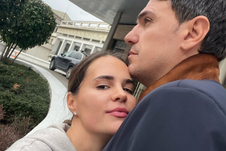 Emina Jahović brat Mirsad sa ženom Dušicom