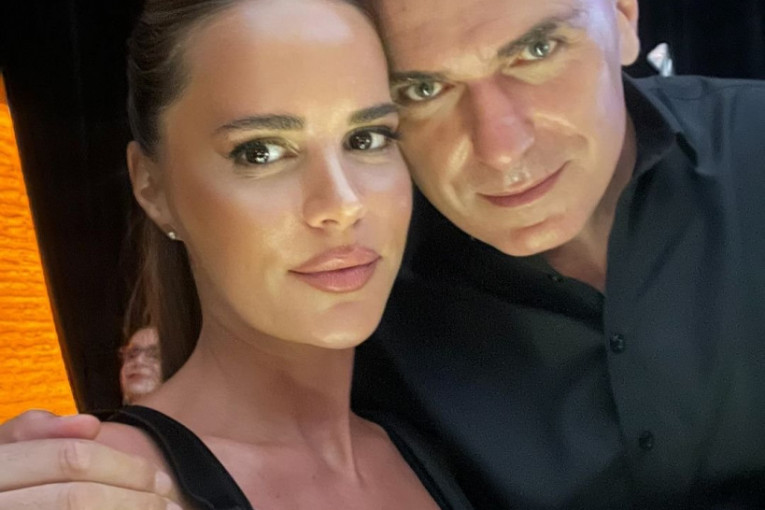 Emina Jahović brat Mirsad sa ženom Dušicom