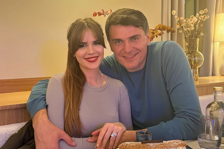 Emina Jahović brat Mirsad sa ženom Dušicom