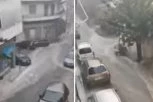 TOTALNI POTOP, KATAKLIZMA! Omiljeno letovalište Srba IZOBLIČENO! Bujice nose stolice iz kafića, automobili PLUTAJU! (VIDEO)