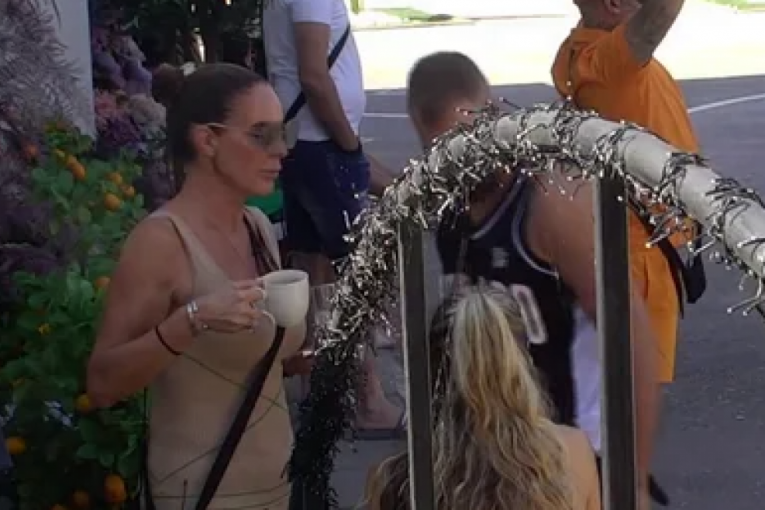 Milena Kačavenda i Uroš Rajačić poljubac Elita 8