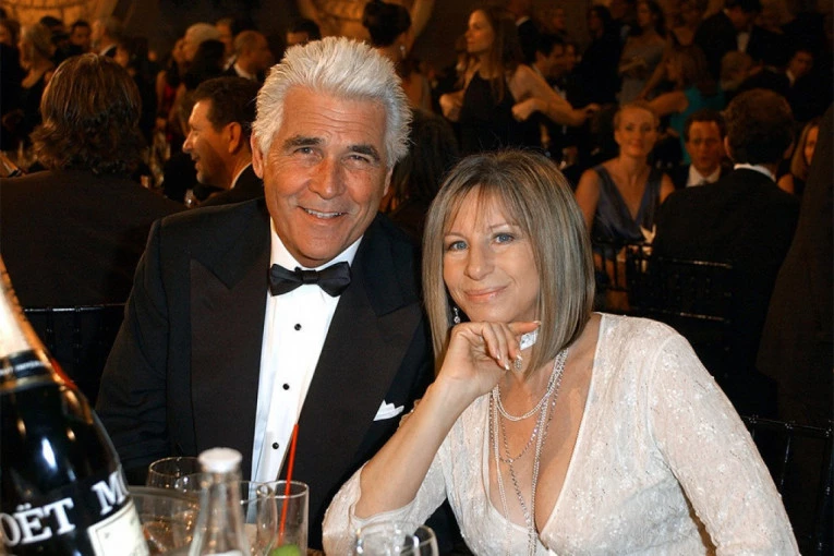 BARBRA STREJSEND MAĆEHA IZ PAKLA: Mnogo ga volimo i želimo mu samo najbolje