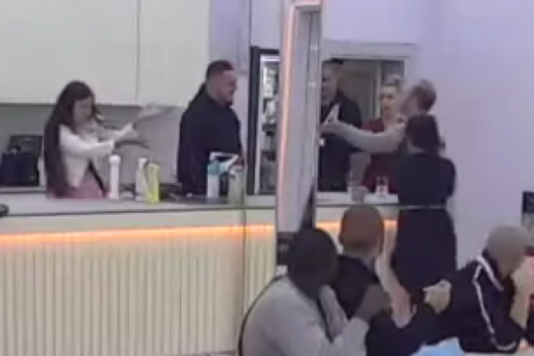 Elita 8 svadja Gastoz i Ćomi Boj