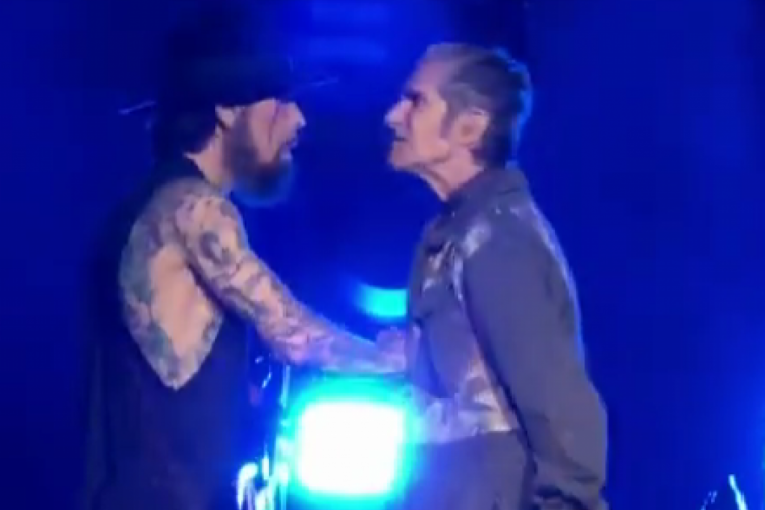 Peri Farel tuča na koncertu