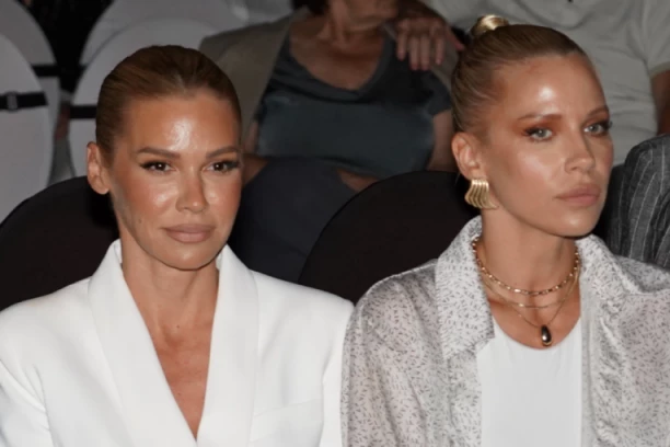 BEKVALČEVA POTPUNO GOLA: Isplivala GOLIŠAVA fotka atraktivne plavuše! (FOTO)