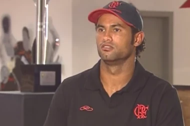 UBIO DEVOJKU, BACIO JE PSIMA, A SADA SE VRAĆA FUDBALU: Monstrum ponovo na terenu!