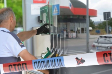 VUKAO AUTOMOBILOM RADNIKA NA PUMPI, JER NIJE HTEO DA MU SIPA GORIVO! Horor u Obrenovcu!