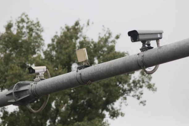 VAŽNA NOVINA! U ovom gradu u Srbiji postavljeno 11 kamera za merenje brzine