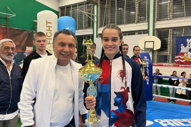 ODRŽANO POJEDINAČNO PRVENSTVO SRBIJE U BOKSU: Almir Memić i Sara Ćirković najbolji!