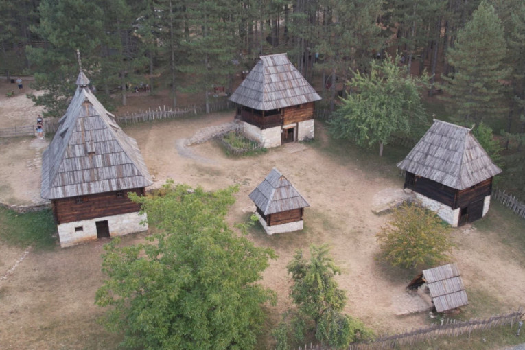 Pletilje sa Zlatibora 