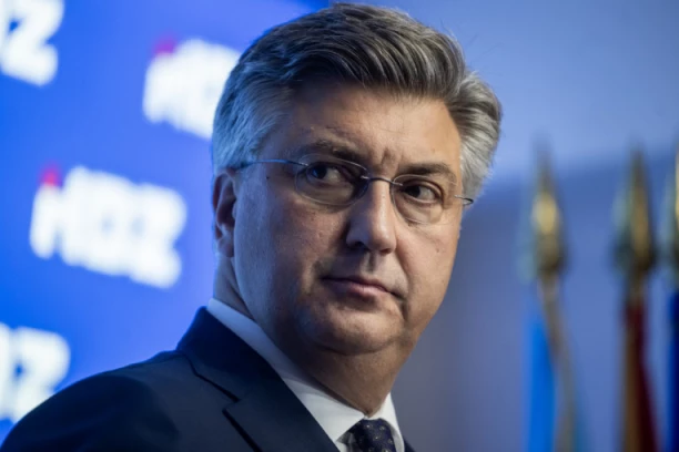 "ZAŠTO BIH SE IZVINIO NOVINARIMA?": Plenković izgubio živce, pa optužio neke da LAŽU