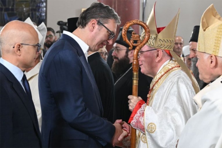 "OVAJ ZNAČAJNI JUBILEJ SIMBOLIZUJE VEK POSTOJANJA I DUHOVNE BRIGE NADBISKUPIJE ZA VERNIKE": Vučić na proslavi 100 godina od osnivanja Beogradske nadbiskupije (FOTO)