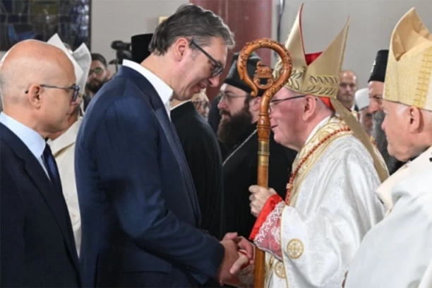 "OVAJ ZNAČAJNI JUBILEJ SIMBOLIZUJE VEK POSTOJANJA I DUHOVNE BRIGE NADBISKUPIJE ZA VERNIKE": Vučić na proslavi 100 godina od osnivanja Beogradske nadbiskupije (FOTO)