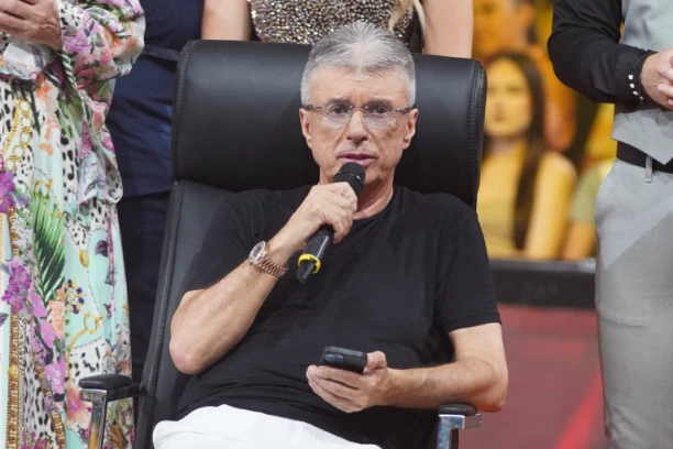 URLICI SAŠE POPOVIĆA ODZVANJALI PROSTORIJOM! Niko nije verovao šta izgovara, ova informacija ga je RAZBESNELA tada!