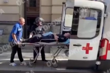 PALA KRV U SUPERMARKETU: Povređeno šest osoba! Napadač ih prvo gađao flašama, a onda je izvadio nož i krenuo da ih ubada