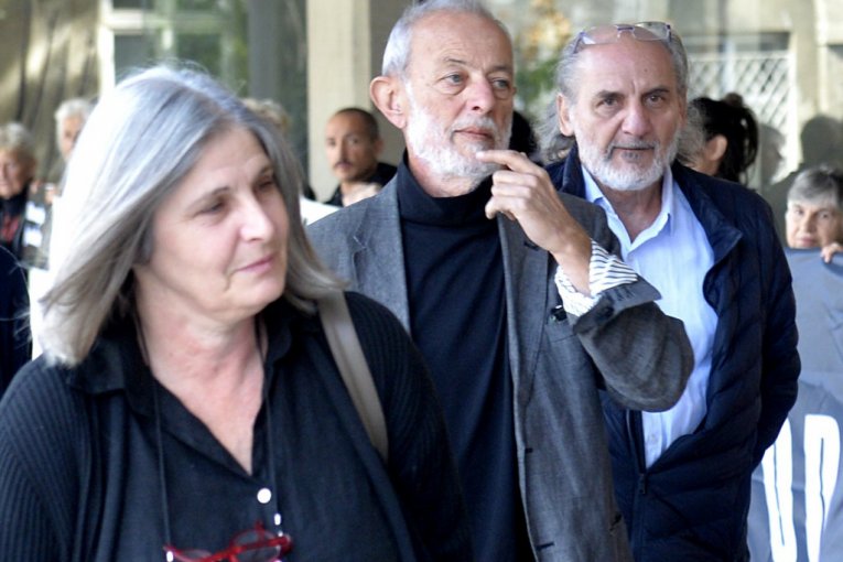 Suđenje učitelju glupe optuženom za seksualno uznemiravanje i silovanje