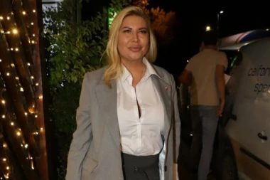 DEA ĐURĐEVIĆ DOBILA UPOZORENJE PRED POČETAK ZAJEDNIČKOG ŽIVOTA SA IZABRANIKOM: Voditeljka ovo nije mogla da izbaci iz glave ni tada!