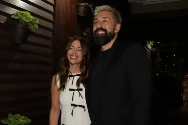 OSVANULA PRVA SLIKA TRUDNE MINE: Supruga Ognjena Amidžića SIJA u drugom stanju! (FOTO)