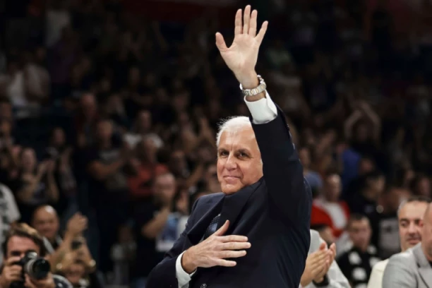 VERUJEMO ŽOCU VIŠE NEGO OCU: Navijači Partizana dali punu podršku treneru