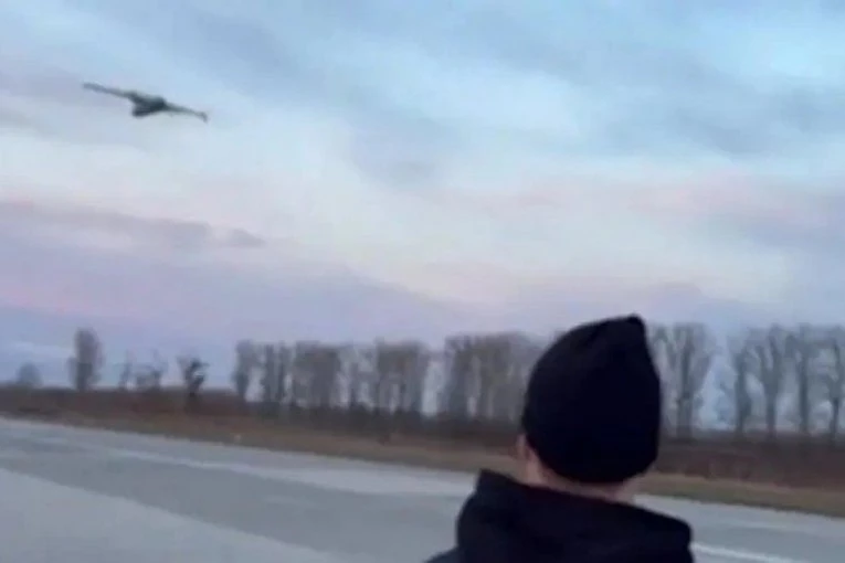 MRTAV PIJAN, GOLIM RUKAMA ONESPOSOBIO RUSKI DRON! Ovog čoveka ceo svet zove "legendom iz Pokrovska“! (VIDEO)