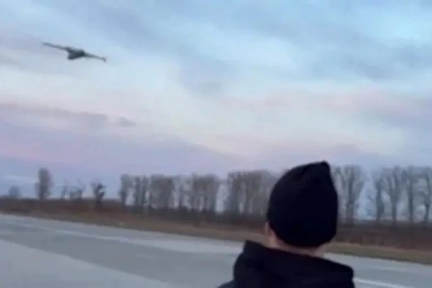 MRTAV PIJAN, GOLIM RUKAMA ONESPOSOBIO RUSKI DRON! Ovog čoveka ceo svet zove "legendom iz Pokrovska“! (VIDEO)