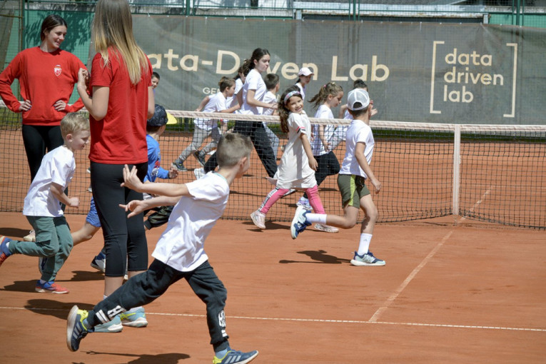 Besplatna škola tenisa za decu