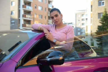 STRAVIČNA SCENA! Tamari Bojanić DEMOLIRAN stan, BIVŠI DEČKO je pokrao, pa sve RAZLUPAO, ona objavila SNIMAK haosa! (VIDEO)