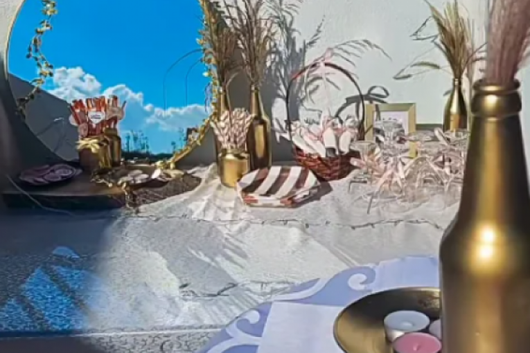 Aleksandra Mladenović sa sestrom