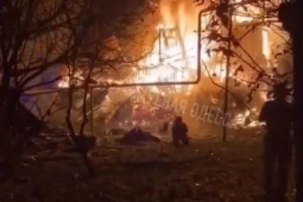 SVE BUKTI PRED PREGOVORE! POŽAR u rafineriji nafte u Krasnodarskom kraju Rusije, GORI i u Odesi! (VIDEO)