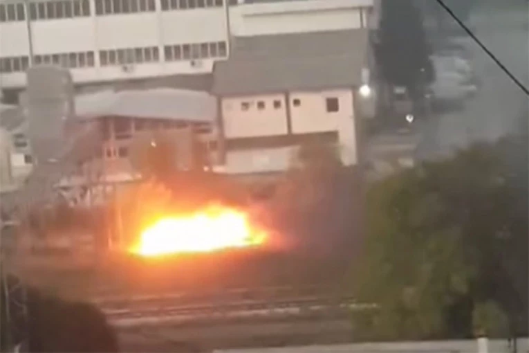 GORI PRUGA U JAGODINI: Vatra i dim se vide iz daljine (VIDEO)
