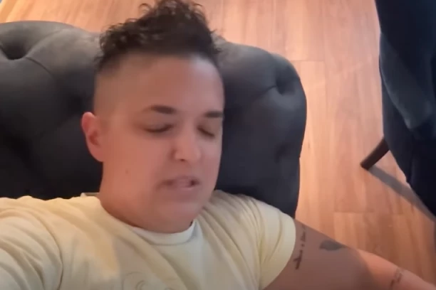 MARIJA ŠERIFOVIĆ U ŽIVIM RANAMA ZBOG SINA! Urgentno prekinula ĆUTANJE sa porodičnog odmora: "Nije dobro, otvorena mi je..." (VIDEO)