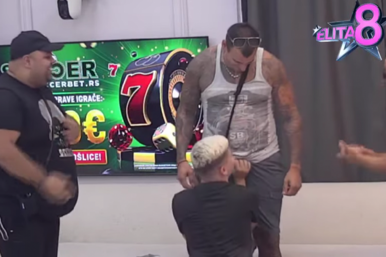 Uroš Stanić izvodi striptiz Marku Zecu