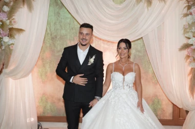 "BIĆE JAKO VESELA BEBICA: Aleksandra Bursać otkrila koju muku joj zadaje nerođeni sin - sprema se za njegov dolazak! (FOTO)