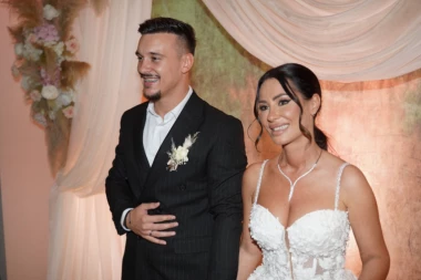 ALEKSANDRA BURSAĆ POTVRDILA VESTI O DRUGOM STANJU: Blista od sreće sa 11 godina mlađim mužem - pokazala slike sa ULTRAZVUKA! (FOTO)