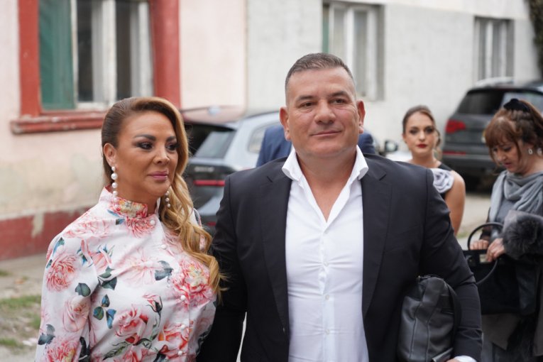 Biljana Sečivanović sa mužem na svadbi Aleksandre Bursać i Stevana Sekulića