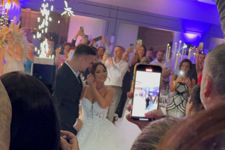 Aleksandra Bursać se udala za Stevana Sekulića, par odigrao prvi ples na venčanju