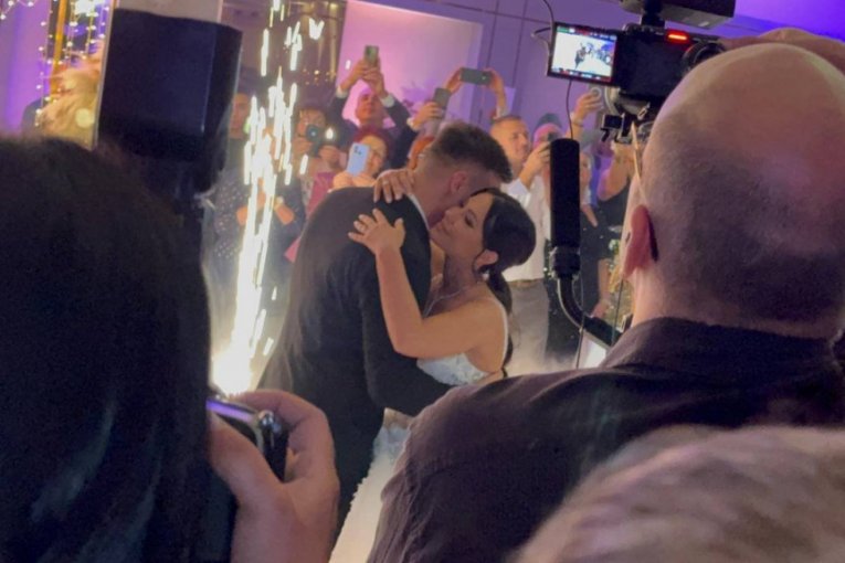 Aleksandra Bursać se udala za Stevana Sekulića, par odigrao prvi ples na venčanju