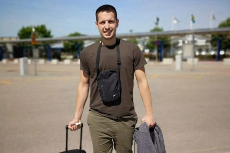 EVO KOLIKO ROBIJE PRETI OGNJENU ZA SMRT ALEKSE STOJMENOVIĆA! Tužilaštvo i odbrana imaju različito viđenje snimka iz kafane u Aleksicu!