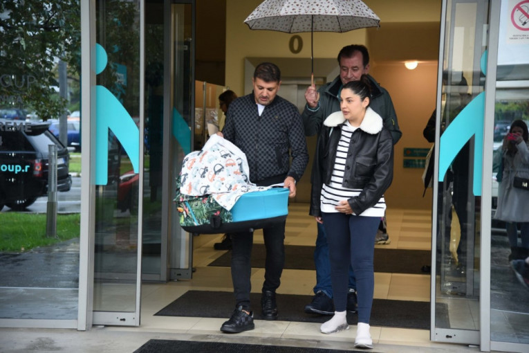 Nadica Ademov izašla iz porodilišta