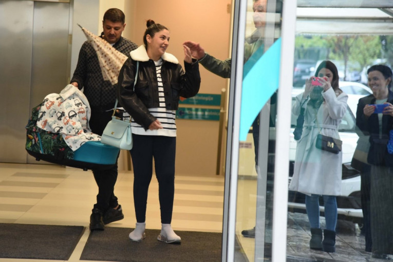 Nadica Ademov izašla iz porodilišta