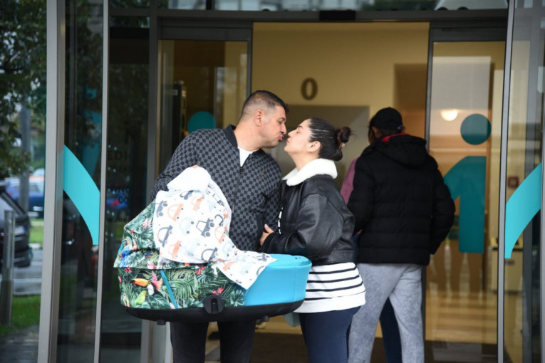 Nadica Ademov izašla iz porodilišta