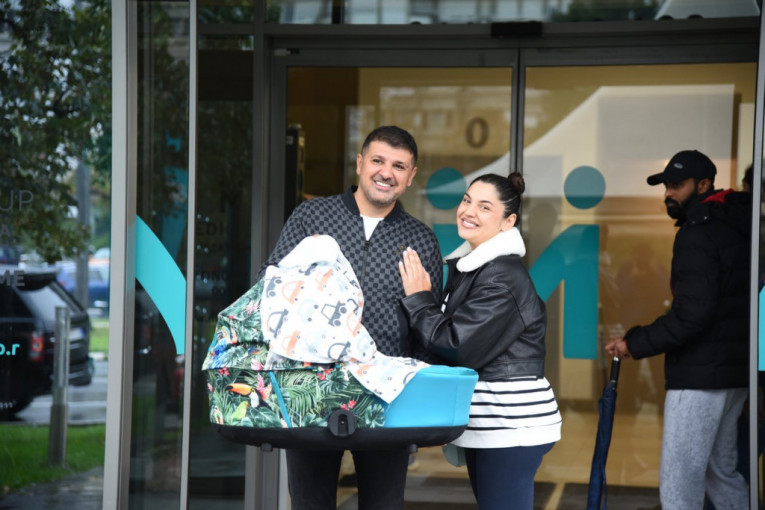 Nadica Ademov izašla iz porodilišta