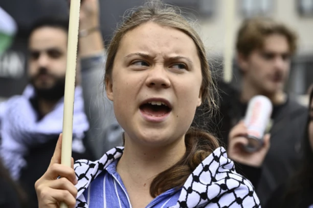 GRETA BLOKADERKA DOBILA ŽESTOKU KONKURENCIJU! Devojčica (14) treći put privedena na protestu ovog meseca za istu stvar! POSLALA BRUTALNU PORUKU (VIDEO)