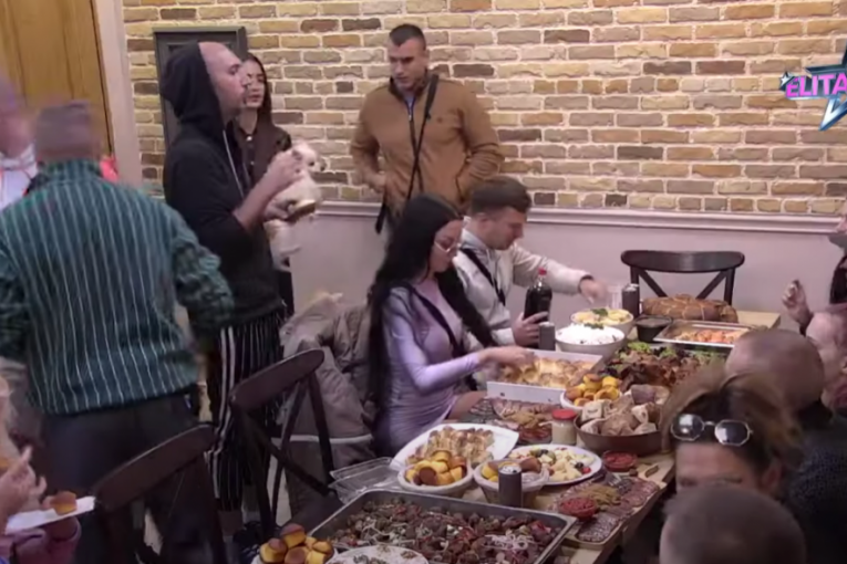 Farma 8 Marko Zec slavi slavu